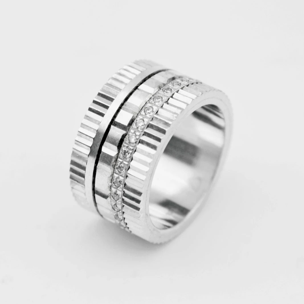 Shopalbina2022 Accessories Wide Halo Ring With Lines Detailing 3 Shopalbina2022 Accessories Wide Halo Ring With Lines Detailing